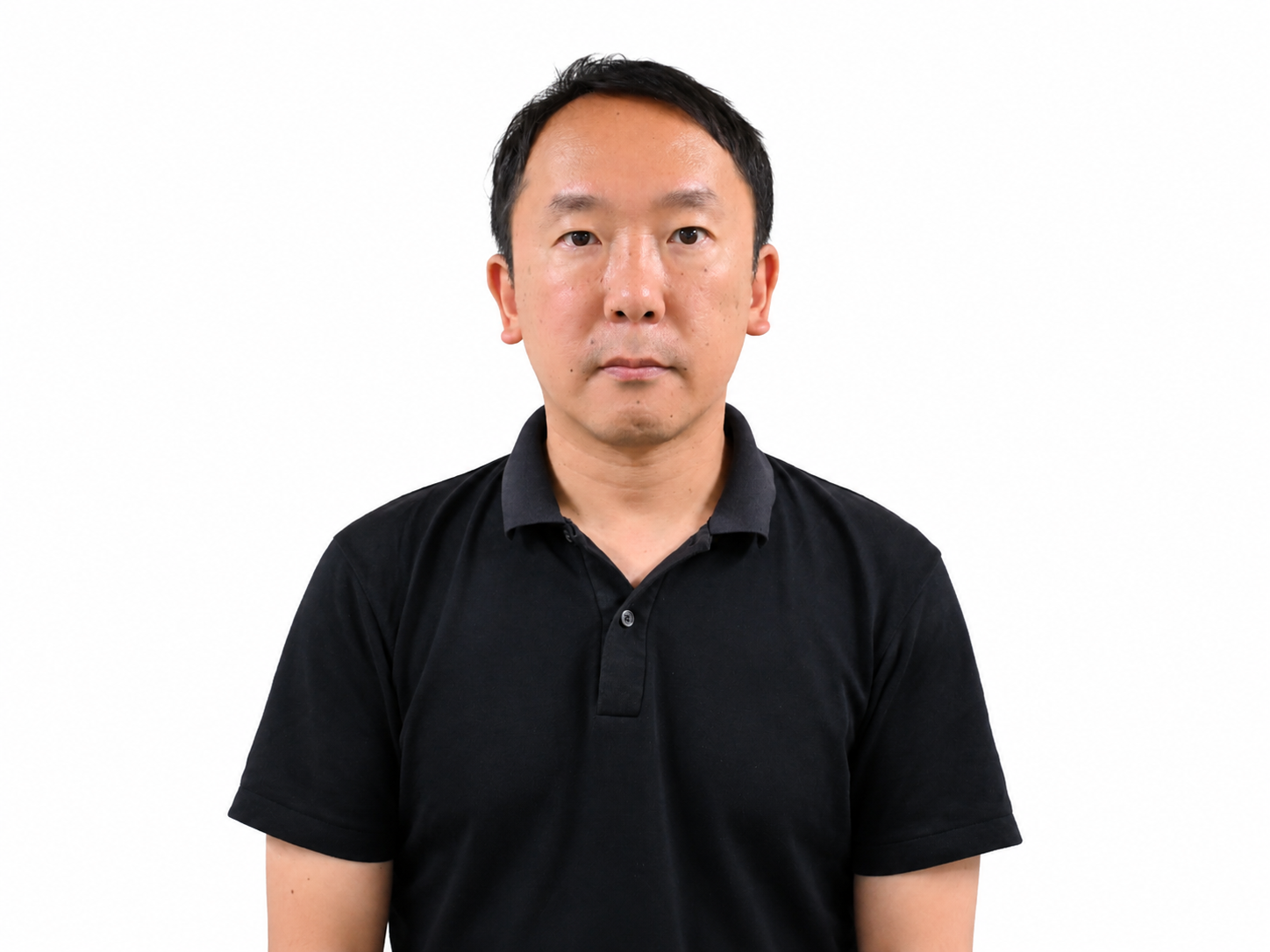 佐藤記者背景加工版